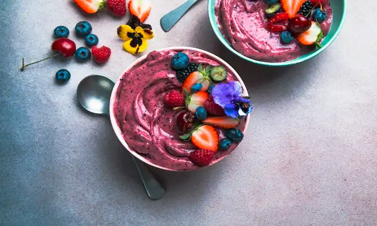 How to Make Smoothie Bowls Thick Without Ice